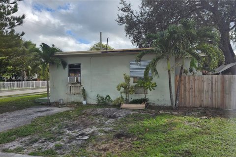 Propiedad comercial en venta en North Miami Beach, Florida, 162.95 m2 № 1990373 - foto 5