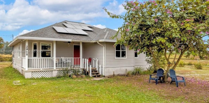 Villa ou maison à Moore Haven, Floride 3 chambres, 144 m2 № 1925363