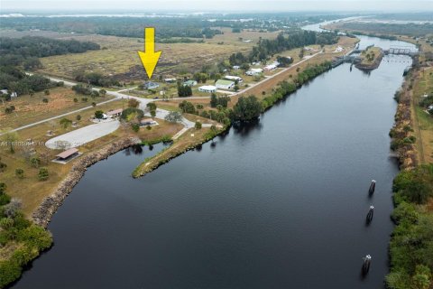 Villa ou maison à vendre à Moore Haven, Floride: 3 chambres, 144 m2 № 1925363 - photo 22