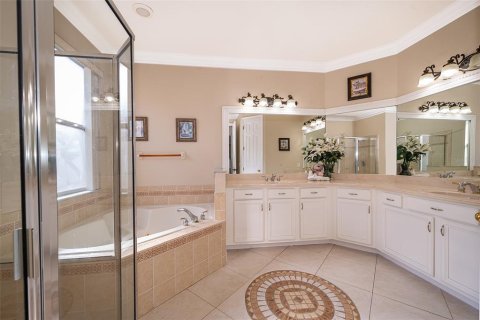 House in BELLALAGO in Kissimmee, Florida 4 bedrooms, 282.14 sq.m. № 1885190 - photo 19