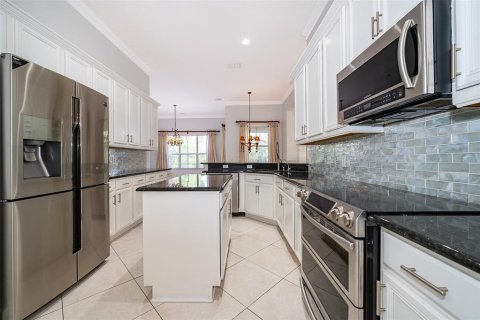 House in BELLALAGO in Kissimmee, Florida 4 bedrooms, 282.14 sq.m. № 1885190 - photo 12