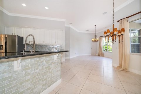 House in BELLALAGO in Kissimmee, Florida 4 bedrooms, 282.14 sq.m. № 1885190 - photo 10
