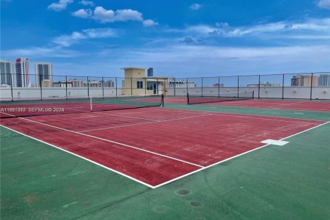 Купить кондоминиум в Халландейл-Бич, Флорида 2 спальни, 125.79м2, № 1990629 - фото 19