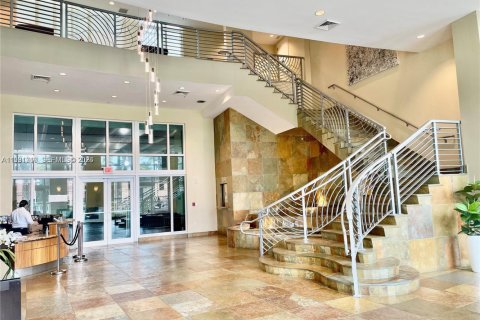 Купить кондоминиум в Халландейл-Бич, Флорида 2 спальни, 125.79м2, № 1990629 - фото 21