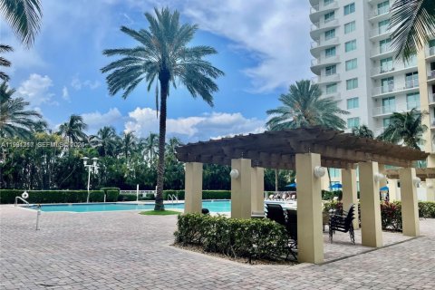 Copropriété à vendre à Hallandale Beach, Floride: 2 chambres, 125.79 m2 № 1990629 - photo 28