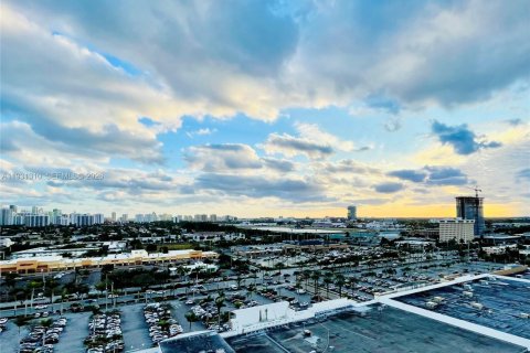 Copropriété à vendre à Hallandale Beach, Floride: 2 chambres, 125.79 m2 № 1990629 - photo 24