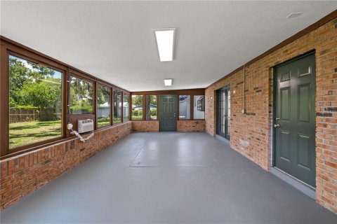House in Lutz, Florida 5 bedrooms, 272.2 sq.m. № 1819230 - photo 10