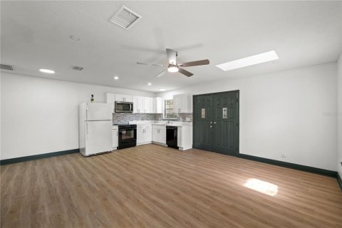 House in Lutz, Florida 5 bedrooms, 272.2 sq.m. № 1819230 - photo 29