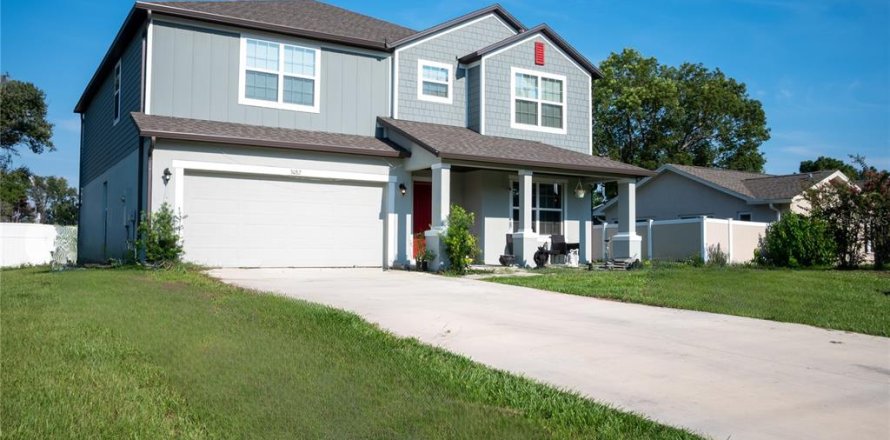House in Spring Hill, Florida 6 bedrooms, 289.39 sq.m. № 1911782