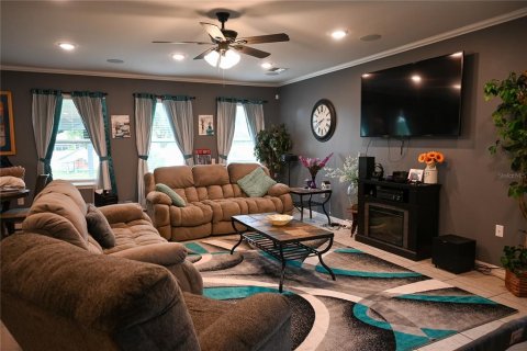 House in Spring Hill, Florida 6 bedrooms, 289.39 sq.m. № 1911782 - photo 7
