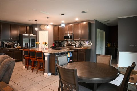House in Spring Hill, Florida 6 bedrooms, 289.39 sq.m. № 1911782 - photo 4