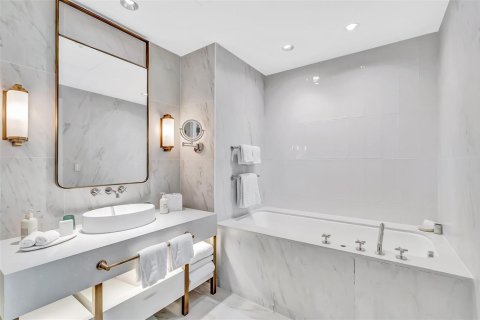 Copropriété à vendre à Fort Lauderdale, Floride: 2 chambres, 121.52 m2 № 2253133 - photo 25
