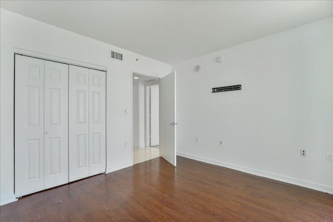 Condo in Sunny Isles Beach, Florida, 3 bedrooms  № 2147331 - photo 18