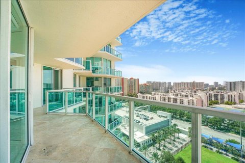 Condo in Sunny Isles Beach, Florida, 3 bedrooms  № 2147331 - photo 17