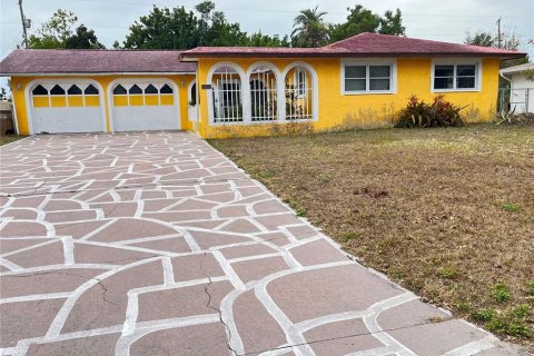 House in Cape Coral, Florida 3 bedrooms, 163.23 sq.m. № 2099289