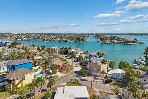 Casa en venta en Madeira Beach, Florida, 2 dormitorios, 96.99 m2 № 2142456 - foto 7