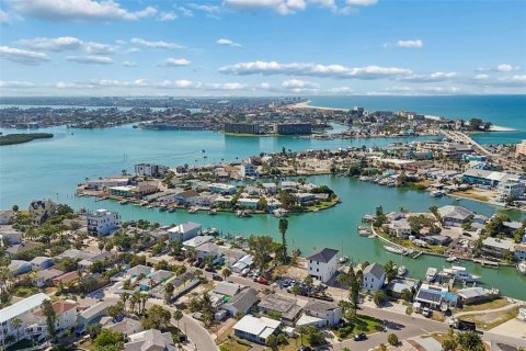 Casa en venta en Madeira Beach, Florida, 2 dormitorios, 96.99 m2 № 2142456 - foto 11