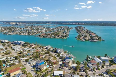 Casa en venta en Madeira Beach, Florida, 2 dormitorios, 96.99 m2 № 2142456 - foto 13