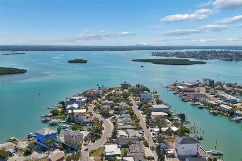 Casa en venta en Madeira Beach, Florida, 2 dormitorios, 96.99 m2 № 2142456 - foto 12