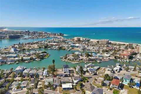Casa en venta en Madeira Beach, Florida, 2 dormitorios, 96.99 m2 № 2142456 - foto 10