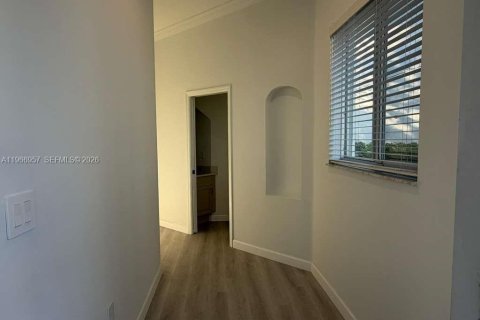 Снять в аренду таунхаус в Дания-Бич, Флорида 4 спальни, 189.71м2, № 2028396 - фото 8