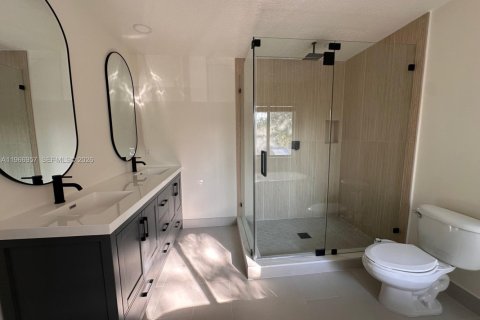 Снять в аренду таунхаус в Дания-Бич, Флорида 4 спальни, 189.71м2, № 2028396 - фото 7