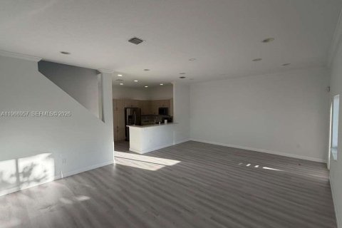 Снять в аренду таунхаус в Дания-Бич, Флорида 4 спальни, 189.71м2, № 2028396 - фото 6