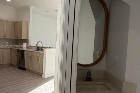 Снять в аренду таунхаус в Дания-Бич, Флорида 4 спальни, 189.71м2, № 2028396 - фото 10