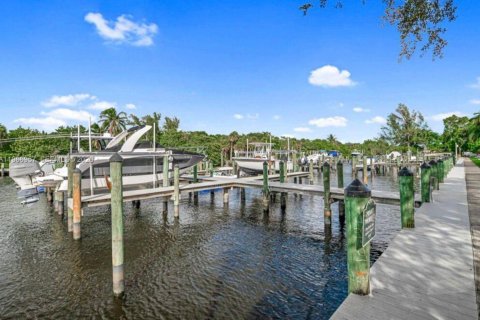 Снять в аренду таунхаус в Дания-Бич, Флорида 4 спальни, 189.71м2, № 2028396 - фото 12