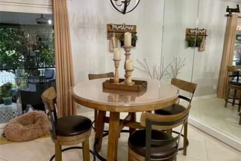 House in Boca Raton, Florida 3 bedrooms, 105.17 sq.m. № 1997402 - photo 22