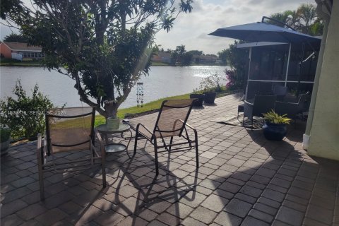 House in Boca Raton, Florida 3 bedrooms, 105.17 sq.m. № 1997402 - photo 7