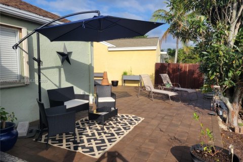 House in Boca Raton, Florida 3 bedrooms, 105.17 sq.m. № 1997402 - photo 8