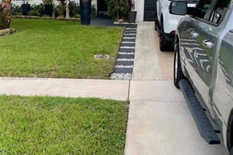 House in Boca Raton, Florida 3 bedrooms, 105.17 sq.m. № 1997402 - photo 16