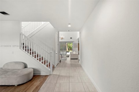House in Stuart, Florida 4 bedrooms, 271.09 sq.m. № 2064527 - photo 9