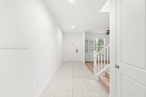 House in Stuart, Florida 4 bedrooms, 271.09 sq.m. № 2064527 - photo 22