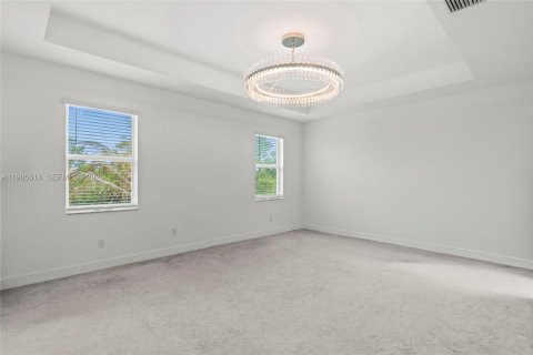 House in Stuart, Florida 4 bedrooms, 271.09 sq.m. № 2064527 - photo 23