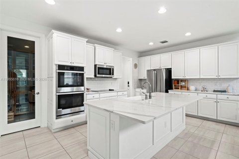 House in Stuart, Florida 4 bedrooms, 271.09 sq.m. № 2064527 - photo 15