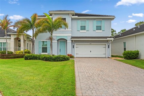 House in Stuart, Florida 4 bedrooms, 271.09 sq.m. № 2064527 - photo 2