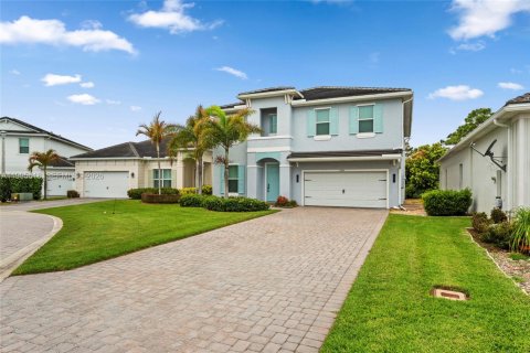 House in Stuart, Florida 4 bedrooms, 271.09 sq.m. № 2064527 - photo 4