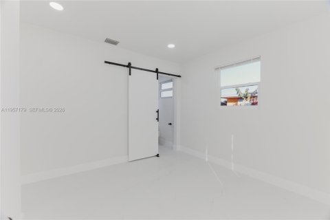 House in West Park, Florida 3 bedrooms, 97.55 sq.m. № 2011219 - photo 23