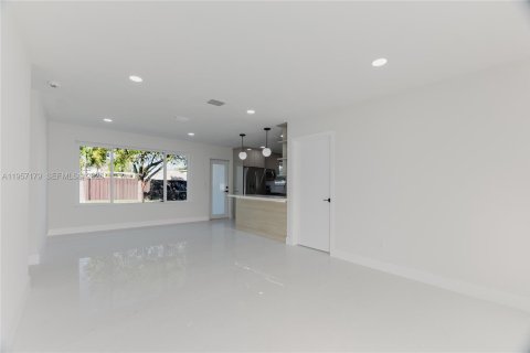 House in West Park, Florida 3 bedrooms, 97.55 sq.m. № 2011219 - photo 27