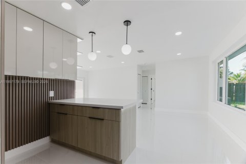 House in West Park, Florida 3 bedrooms, 97.55 sq.m. № 2011219 - photo 11