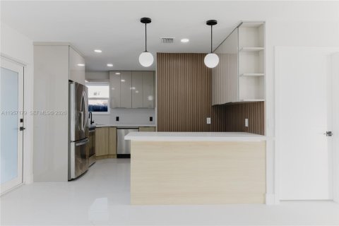 House in West Park, Florida 3 bedrooms, 97.55 sq.m. № 2011219 - photo 14