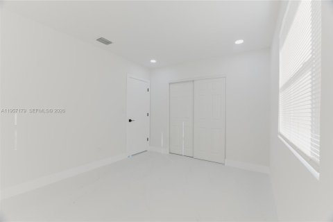 House in West Park, Florida 3 bedrooms, 97.55 sq.m. № 2011219 - photo 22