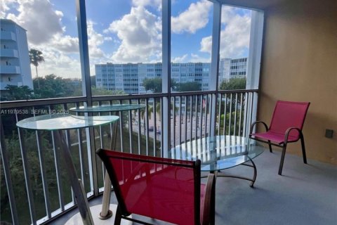 Купить кондоминиум в Майами, Флорида 2 спальни, 96.25м2, № 2050395 - фото 10