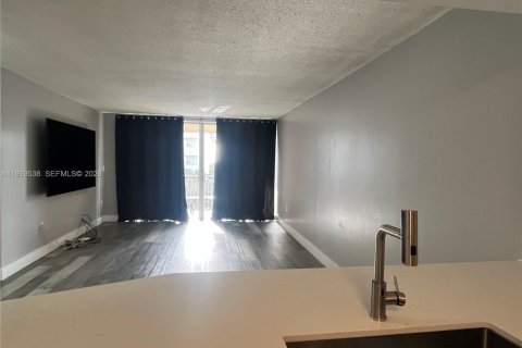 Купить кондоминиум в Майами, Флорида 2 спальни, 96.25м2, № 2050395 - фото 2