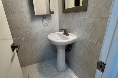 Купить кондоминиум в Майами, Флорида 2 спальни, 96.25м2, № 2050395 - фото 15