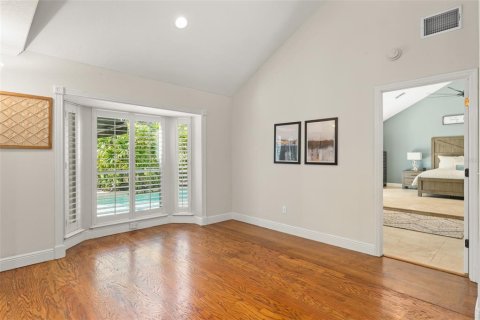 House in Apopka, Florida 5 bedrooms, 317.17 sq.m. № 1666868 - photo 16