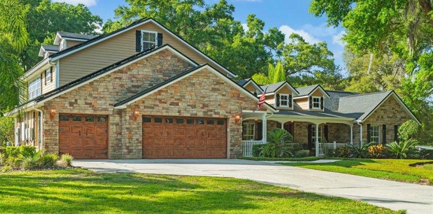 House in Apopka, Florida 5 bedrooms, 317.17 sq.m. № 1666868