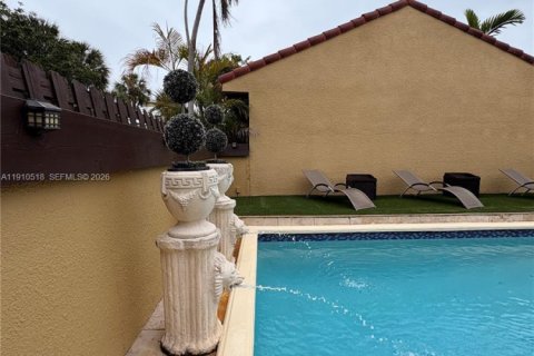 Villa ou maison à vendre à Miami, Floride: 2 chambres, 159.61 m2 № 1966124 - photo 14